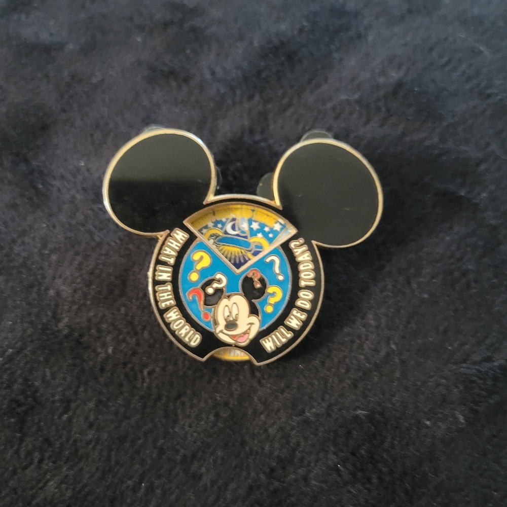 Disney Pins - Picture 14 of 16